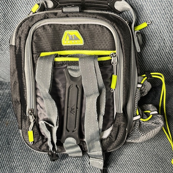 Arctic zone pro lunch box (does not have beverage bottle) - Picture 2 of 10